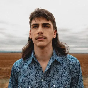 Rising country music star takes on Kings Beach Tavern