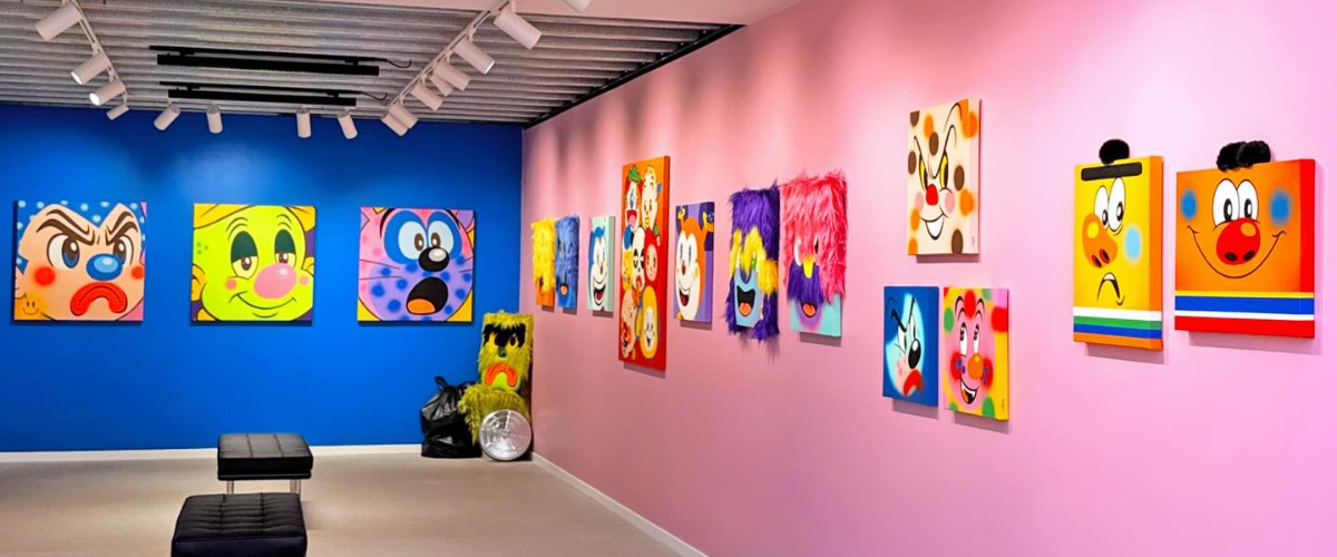 Photo of Superwow Art Gallery in Moffat Beach on the Sunshine Coast.