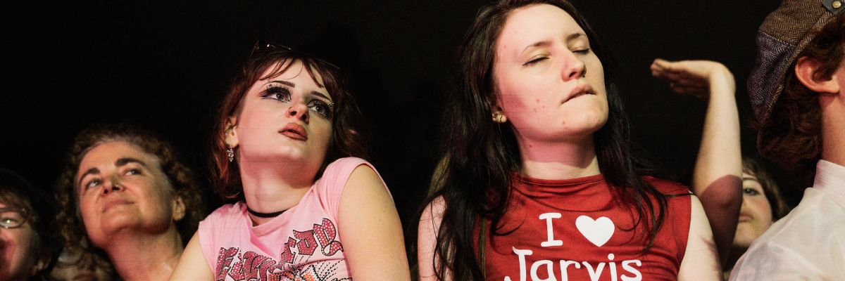 Photo of punters at Pulp at Riverstage.