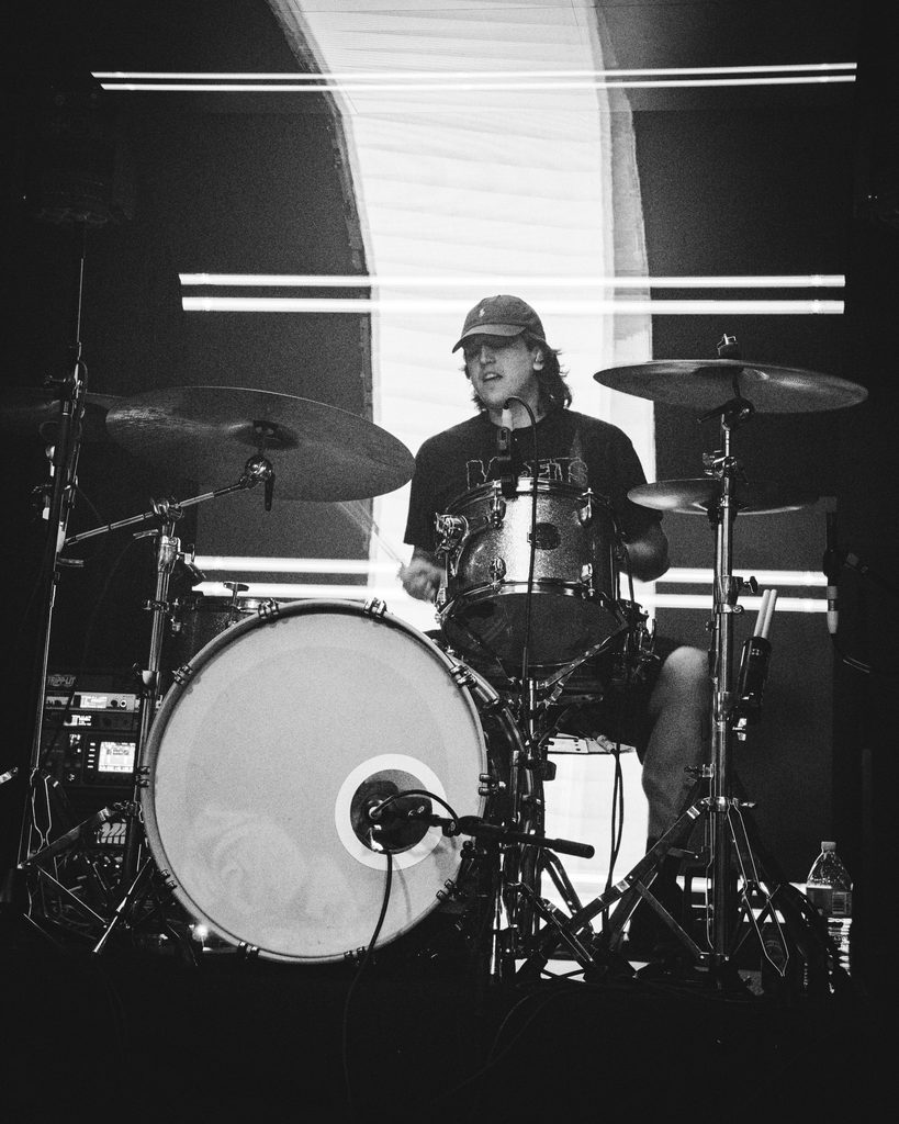 Dear Seattle at Pulse Bar on the Sunshine Coast. Photo: Lewis Venz.