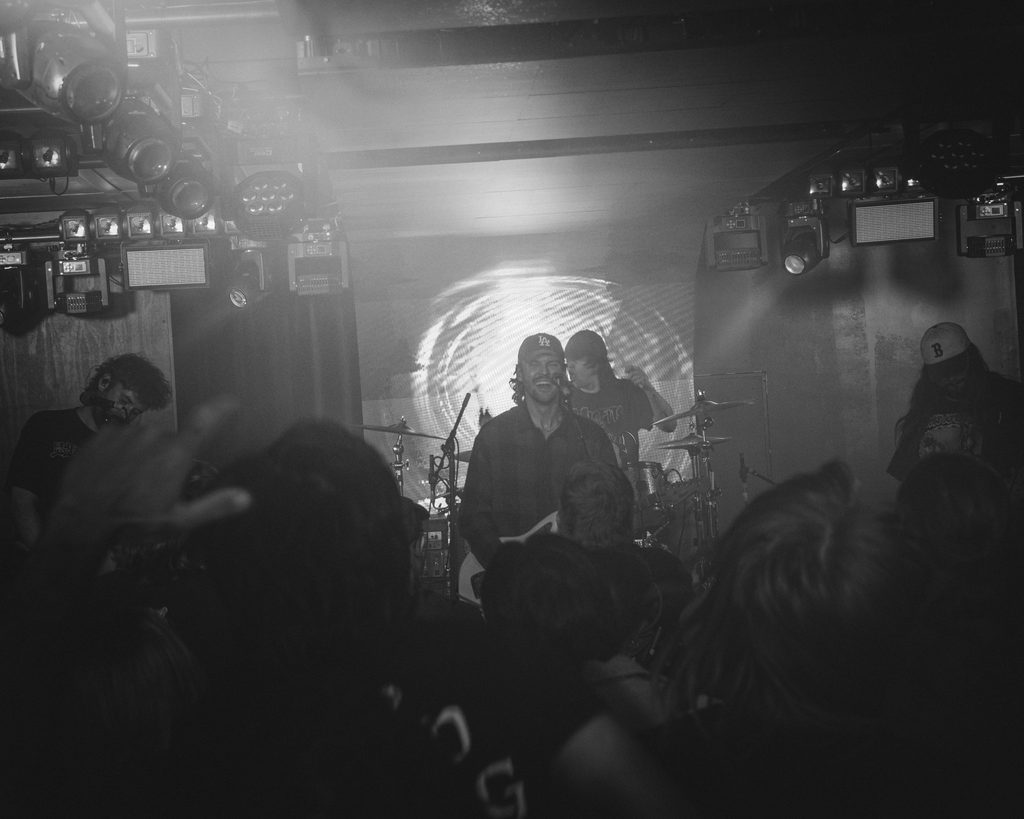 Dear Seattle Pulse Bar concert. Photo: Lewis Venz.