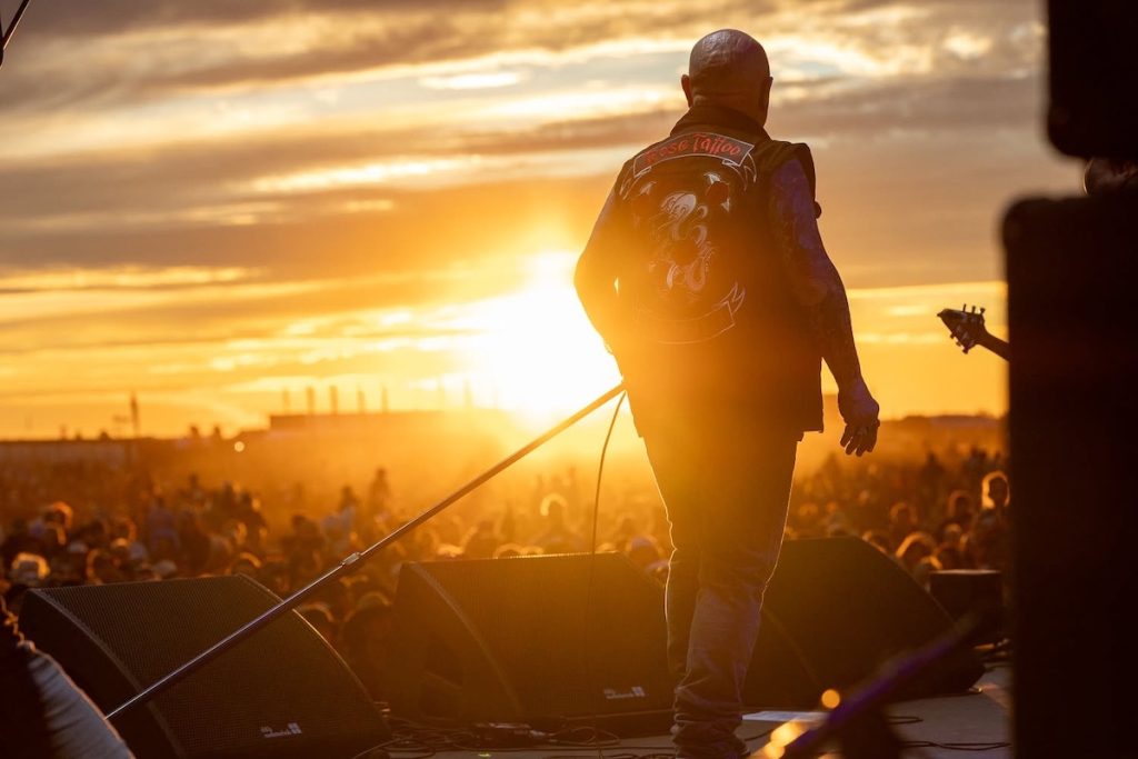 Rose Tattoo frontman Angry Anderson performing live